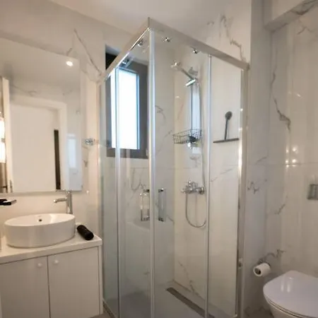 Anassa Maisonettes شقة *